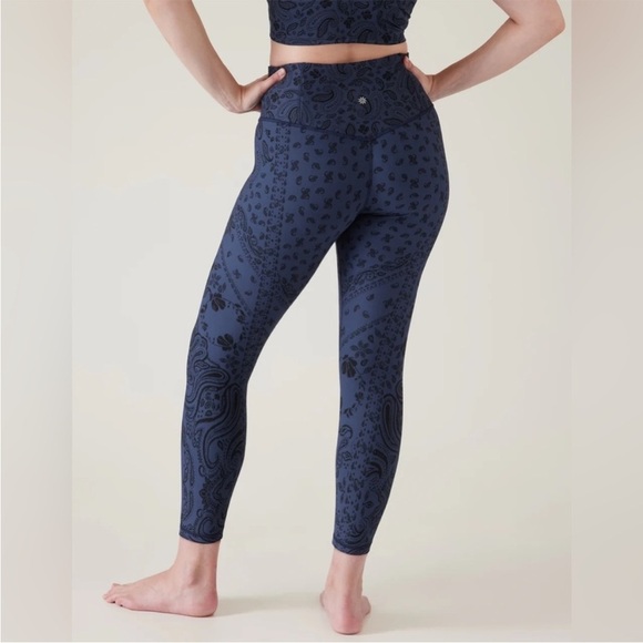 Athleta Like New Elation Textured 7/8 Tight Leggings Navy Floral Boho Size Small - Picture 10 of 11